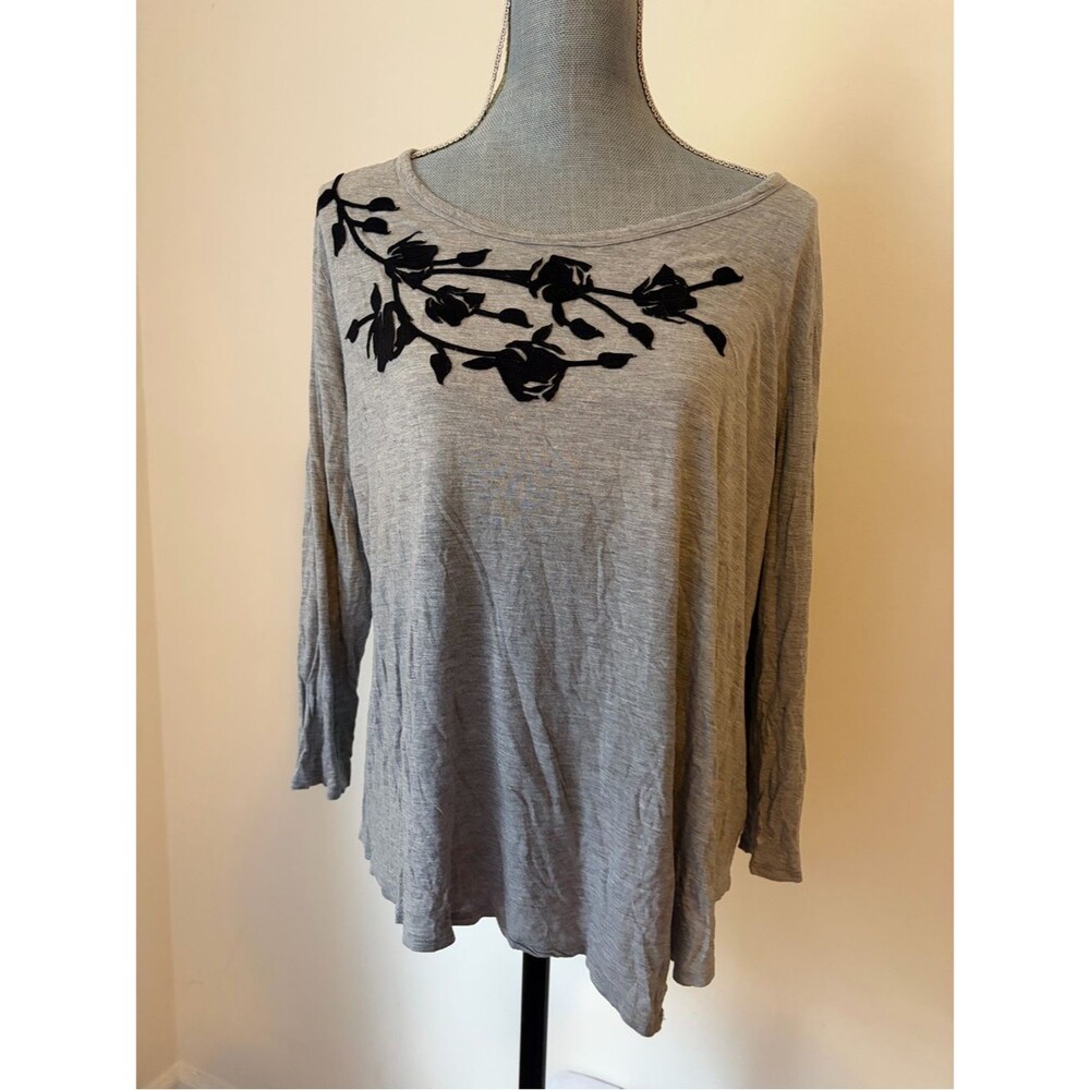 Fairy Grunge 3/4 Sleeve Grey Casual Shirt with Black Rose Vine Appliqué Detail